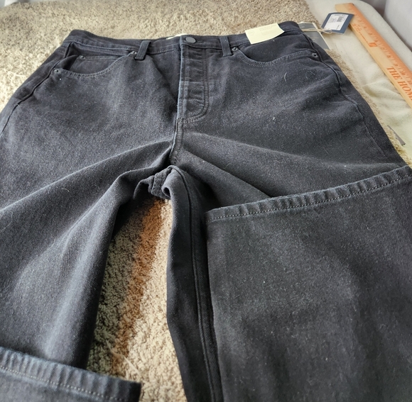 Women's Highest Rise Straight Ankle Black Jeans - Universal Thread - Size 8 - Picture 4 of 12